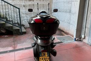 Beverly 300ie tourer