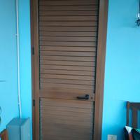 porta e persiana color noce