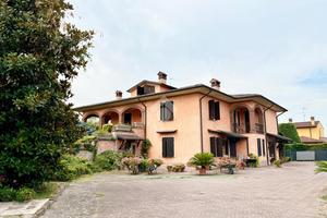 VILLA SINGOLA A SAN GIOVANNI IN CROCE