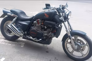 honda vf 750 c  rc28 