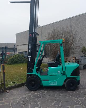 CARRELLO ELEVATORE MITSUBISHI DIESEL 25q