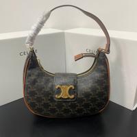 Borsa a mezzaluna Ava di Celine