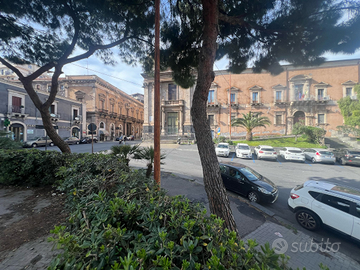 Locale commerciale p/i piazza Stesicoro Catania