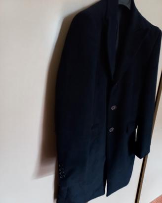 Bel cappotto maschile, blu notte