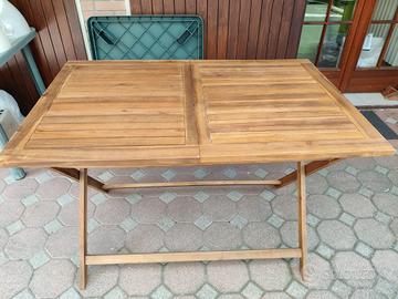 Tavolo e 4 sedie da giardino 