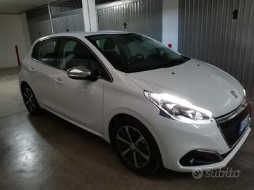 Auto  peugeot 208 1.6  BLUEHDI Allure