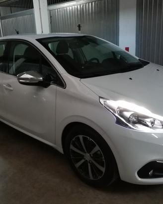 Auto  peugeot 208 1.6  BLUEHDI Allure