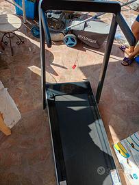 Tapis roulant elettrico chiudibile funzionante