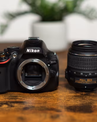 Nikon D5100 + 18 55 VR solo 4625 scatti come nuova