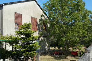 Fabbricato semirustico con terreno di pertinenza