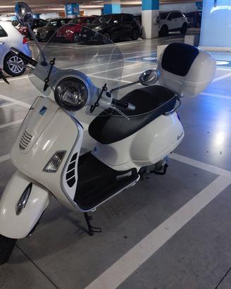 Vespa GTS 300 Super