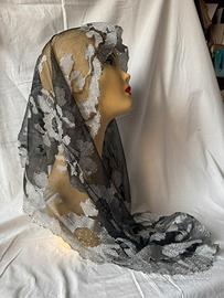 Velo nero pizzo con dettagli floreali vintage