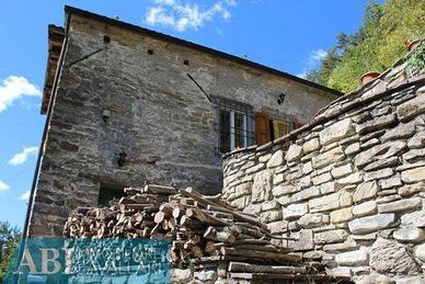 Rustico / Casale di 122 m² con 5 locali e box auto