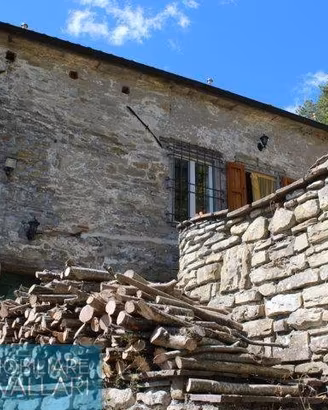 Rustico / Casale di 122 m² con 5 locali e box auto
