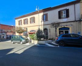 Rif.24 Locale Commerciale Genzano di Roma