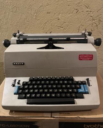 Macchina da scrivere FACIT