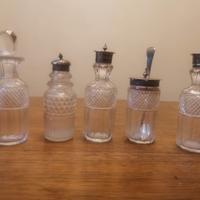 Set antico da sale, pepe, olio, aceto e formaggio 