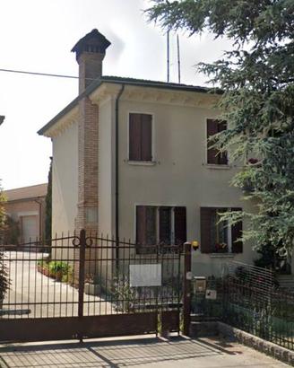 Casa indipendente di 2983 m² con più di 5 locali e