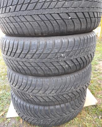 4 gomme nexen 4 stagioni 215/60/17