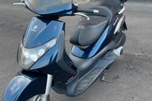 Piaggio Beverly 250 i.e. con 24.000km