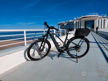 Cube Kathmandu hybrid 800 One