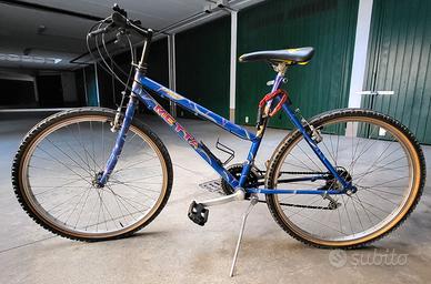 Bicicletta mountain bike Metta