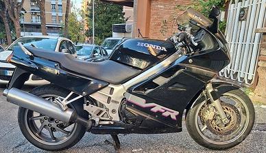 Honda VFR 750 RC36