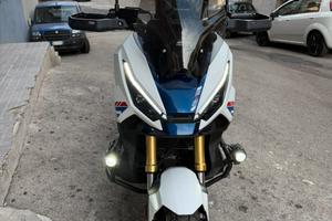 Xadv 750