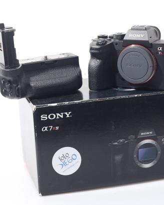 FOTOCAMERA DIGITALE MIRRORLESS FF SONY A7R 4 + BG.