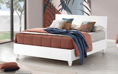 Letto contenitore con doghe e specchio abbinato