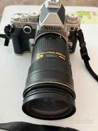 Nikon con obbiettivi 2.8