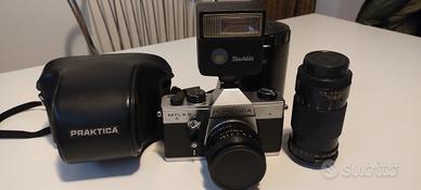 macchina fotografica praktica