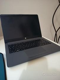 computer HP notebook da 14 pollici ,trattabile