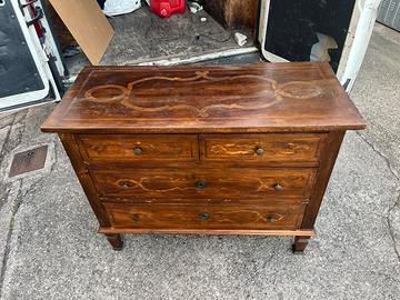 comó/cassettiera in legno con intarsi decorativi