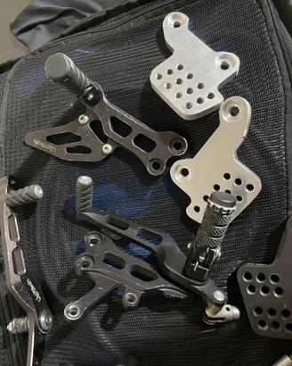 Pedane lightech per yamaha r6 con abbassatori