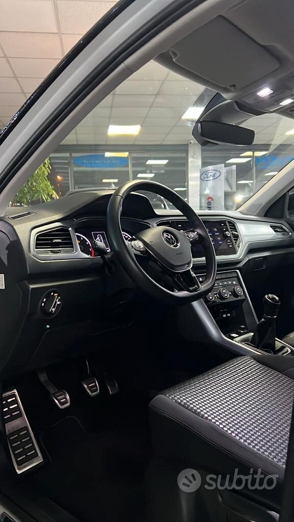 Subito - Campaniauto.it - Volkswagen T-Roc 1.0 TSI ACTIVE - Auto In vendita  a Napoli