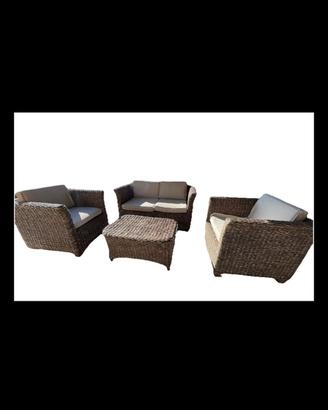 Set divano2 posti, 2 poltrone,  1 tavolinetto