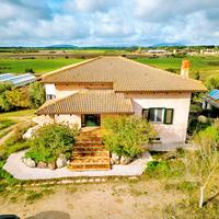 Azienda agricola con villa