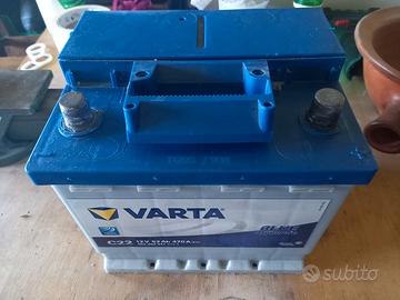 Batteria VARTA Blue Dynamic C22 (12V 52Ah 470A) - 