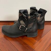 Il Laccio mini biker pelle nera borchie 36