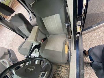 SEDILI PER JEEP CHEROKEE KK ANNO 2009