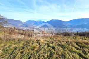 PATONE LOC. RISAL: INCANTEVOLE AMPIO TERRENO