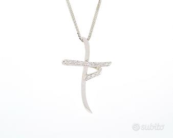 Collana croce con diamanti Ct 0,12