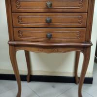 Comodino in legno