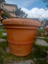 Vaso in vetroresina anticato