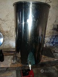 2 botti aggraffate inox da 500 litri