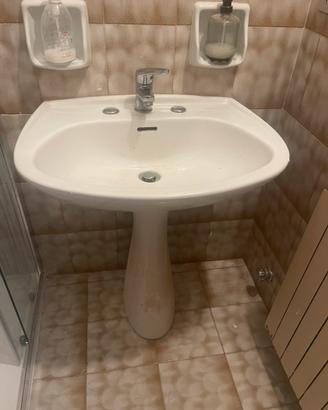 LAVABO IN CERAMICA CON COLONNA