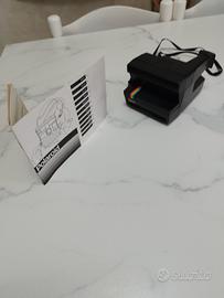 Macchina fotografica polaroid 