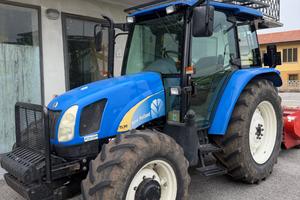 Trattore New Holland TL90 + attrezzatura