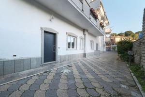 appartamento piano terra ristrutturato con giardin